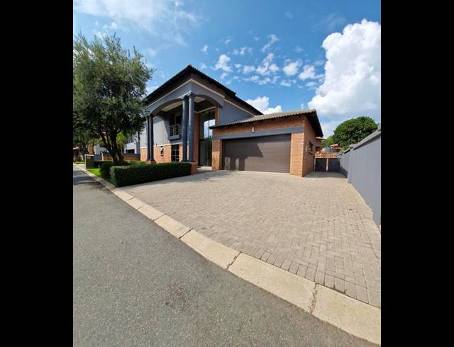 4 BEDROOM HOUSE FOR SALE IN SUNWARD PARK